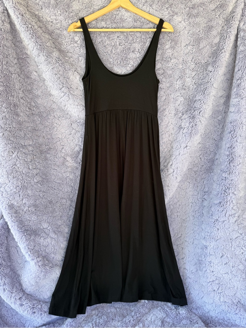 a new day | Black Scoop-Neck Sleeveless Maxi Dress with Pockets | S